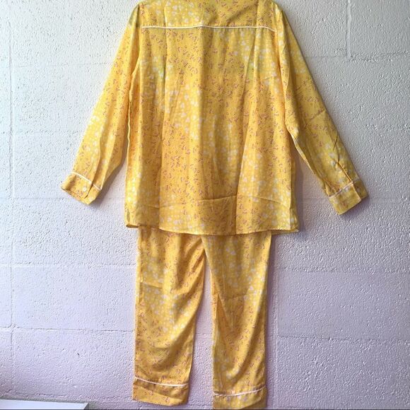 Plush Revolve NWT Floral PJ & Eye Mask Set in Yellow - Picture 6 of 8